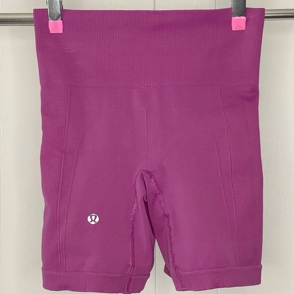 Lululemon Women's High-Rise Short 6" | Size 0 | Purple - Picture 2 of 2